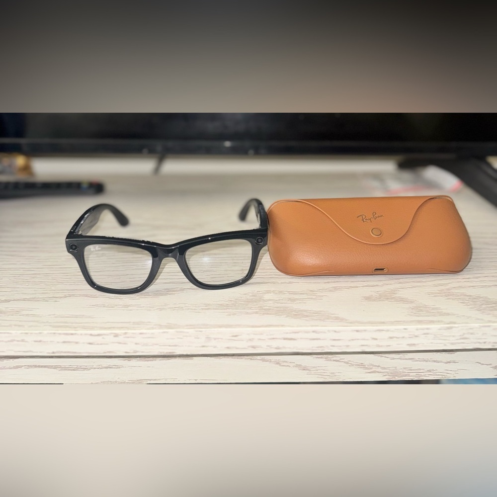 Ray-Ban Meta AI Glasses - Picture 2 of 3